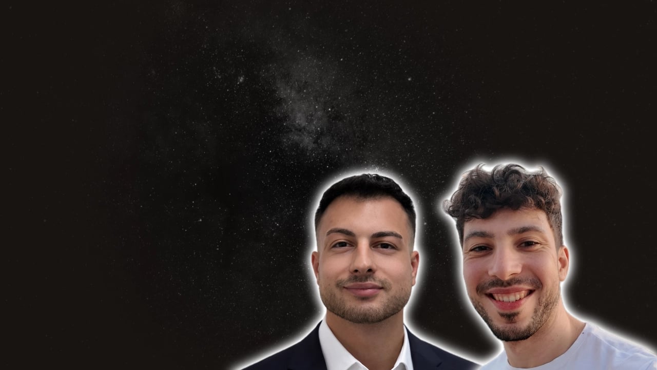Josef und Jacopo von Pixelheld vor einem Sternenhimmel